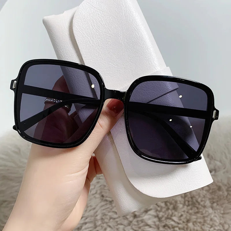 Vintage Oversized Square Sunglasses 2025 Women Fashion Gradient Outdoor Shades Retro Female Luxury Brand Design Eyewear